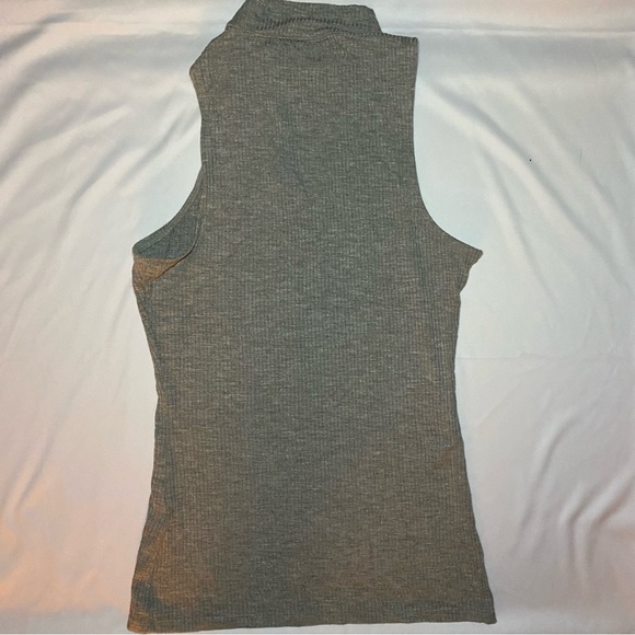 Hollister Grey Ribbed High Neck Tank - Picture 4 of 5